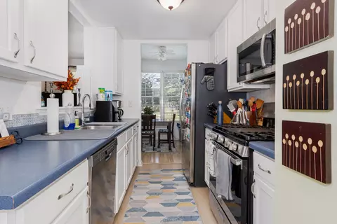 2350 Sheehan Dr, Naperville, IL 60564 photo 9