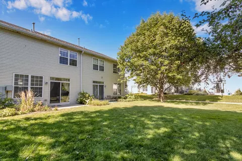 2350 Sheehan Dr, Naperville, IL 60564 photo 4
