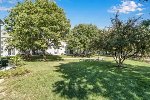 2350 Sheehan Dr, Naperville, IL 60564 photo 5