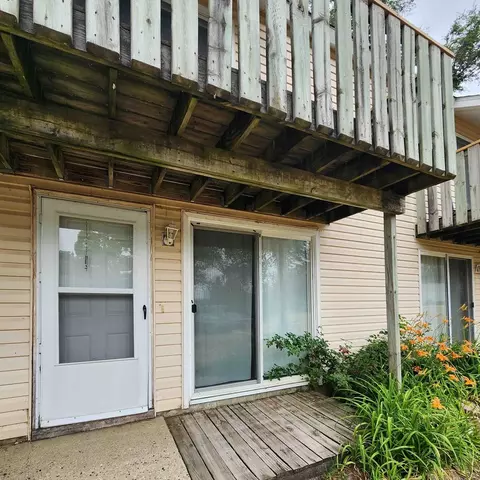 132 Cora Ave #B, Fox Lake, IL 60020