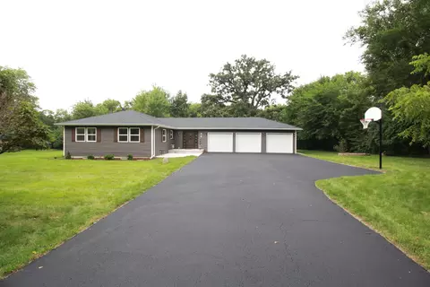 30 E Lyncliff Dr, Oswego, IL 60543 photo 2