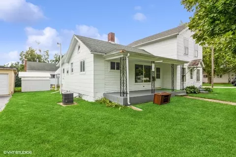 401 E Park St, Harvard, IL 60033 photo 2