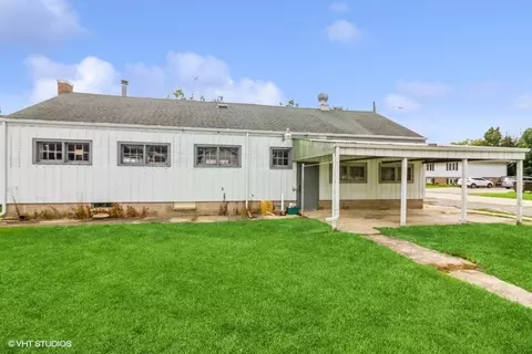 401 E Park St, Harvard, IL 60033 photo 5