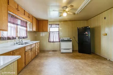 401 E Park St, Harvard, IL 60033 photo 7
