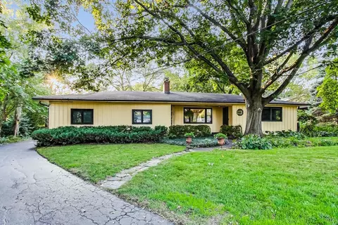 3 N582 Bittersweet Rd, Saint Charles, IL 60175