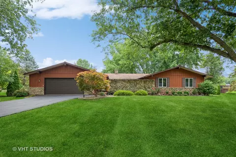 745 Hillcrest Dr, Sleepy Hollow, IL 60118