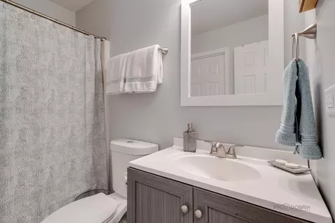 601 Dunham Rd, Gurnee, IL 60031 photo 13