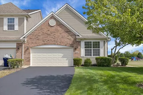 1121 Loganbury Ct, Elgin, IL 60120