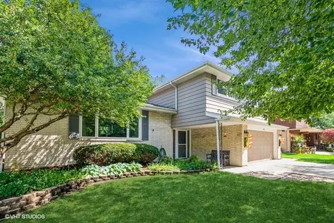 12111 S Flambeau Dr, Palos Heights, IL 60463
