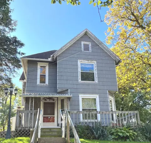 1017 Highland Ave, Dixon, IL 61021