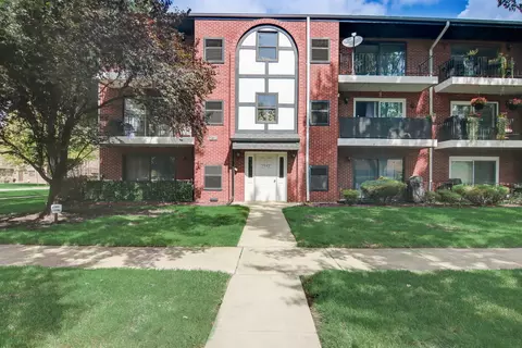 7042 98th St #3B, Chicago Ridge, IL 60415