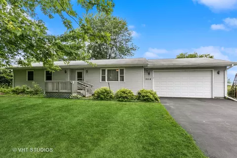 306 S 6th St, Kirkland, IL 60146