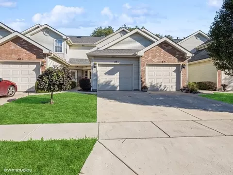 46 S Golfview Ct, Glendale Heights, IL 60139