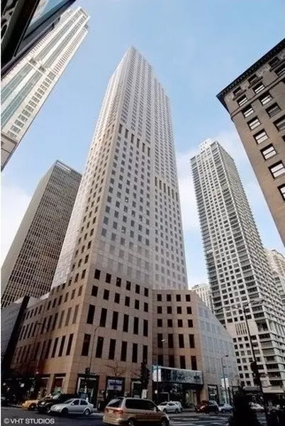 950 N Michigan Ave #4901, Chicago, IL 60611