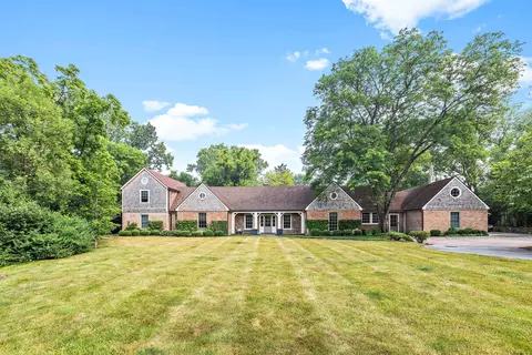 180 Old Farm Rd, Northfield, IL 60093