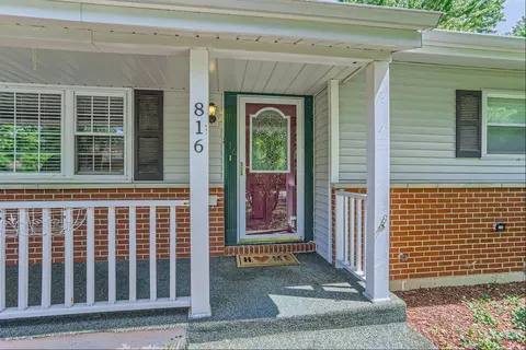 816 E Baldwin Rd, Palatine, IL 60074 photo 2