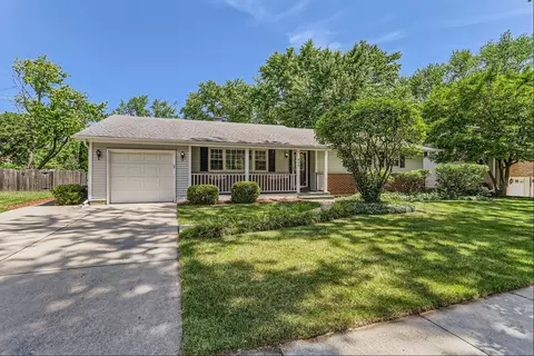 816 E Baldwin Rd, Palatine, IL 60074