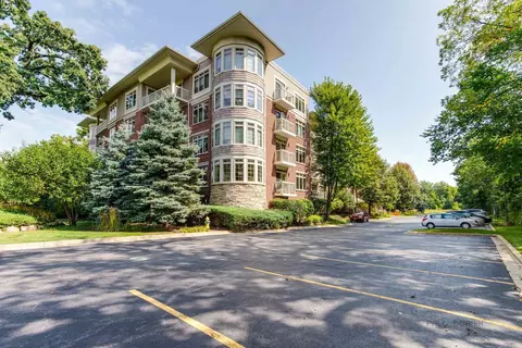 425 Benjamin Dr #208, Vernon Hills, IL 60061