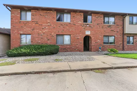 1203 Clifford Dr #1, Urbana, IL 61802