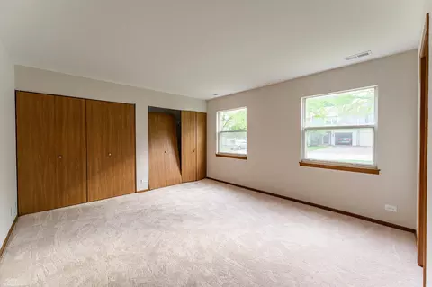 303 Jonquil Ct, Aurora, IL 60504 photo 8