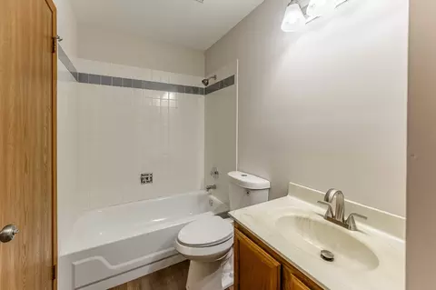 303 Jonquil Ct, Aurora, IL 60504 photo 7