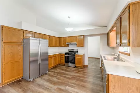 303 Jonquil Ct, Aurora, IL 60504 photo 4
