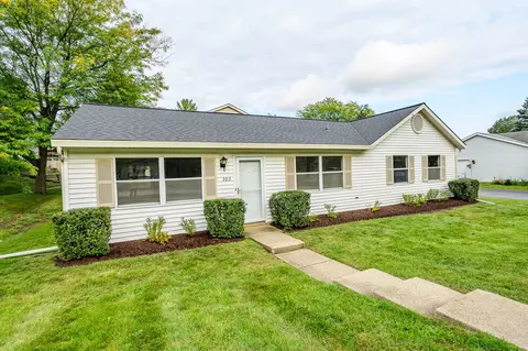 303 Jonquil Ct, Aurora, IL 60504