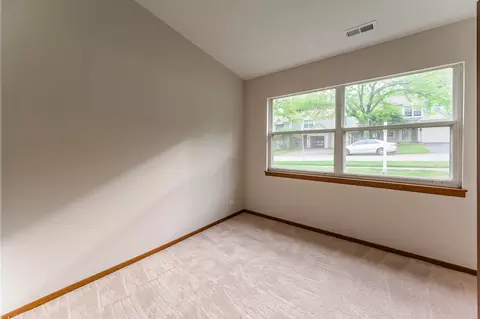 303 Jonquil Ct, Aurora, IL 60504 photo 6