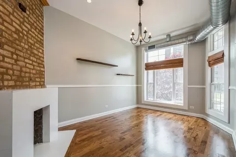 736 E 42nd St, Chicago, IL 60653 photo 3