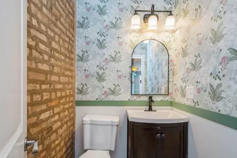 736 E 42nd St, Chicago, IL 60653 photo 9