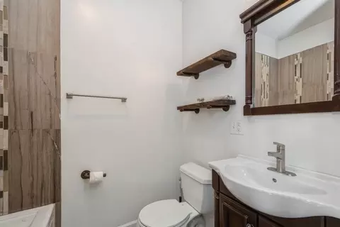 736 E 42nd St, Chicago, IL 60653 photo 12