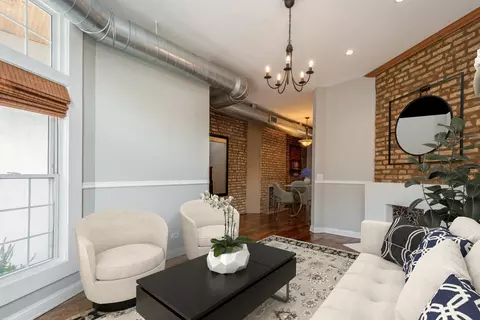 736 E 42nd St, Chicago, IL 60653 photo 4