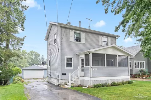 1123 Mcmillen Ave, Aurora, IL 60506
