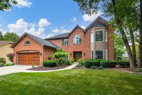 920 Sanctuary Ln, Naperville, IL 60540
