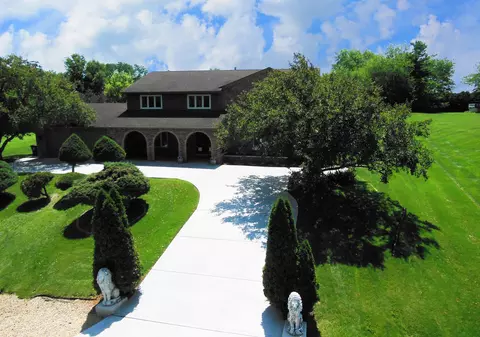 246 Redbird Ct, Bloomingdale, IL 60108
