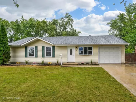 500 Lacy Ave, Streamwood, IL 60107