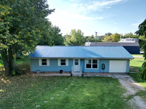 17 Circle Dr, Saybrook, IL 61770