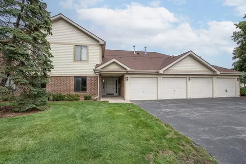 854 E Carriage Ln #5, Palatine, IL 60074