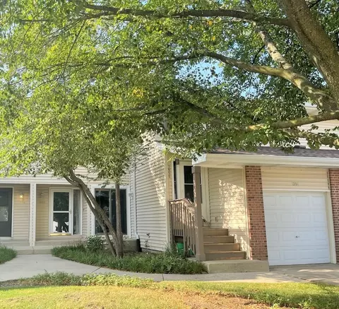 1058 Pine Tree Cir N, Buffalo Grove, IL 60089