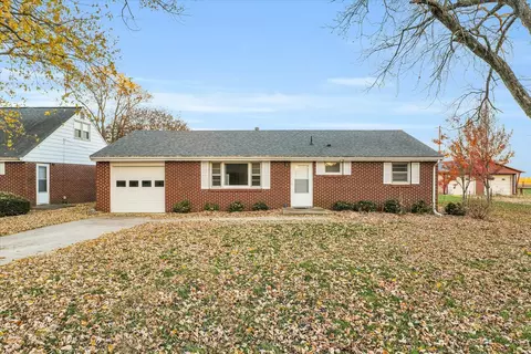 408 S Walnut St, Bondville, IL 61815