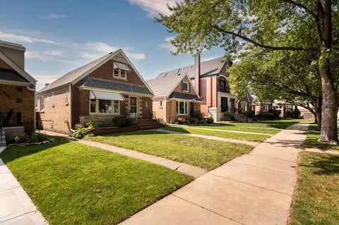5831 N Medina Ave, Chicago, IL 60646