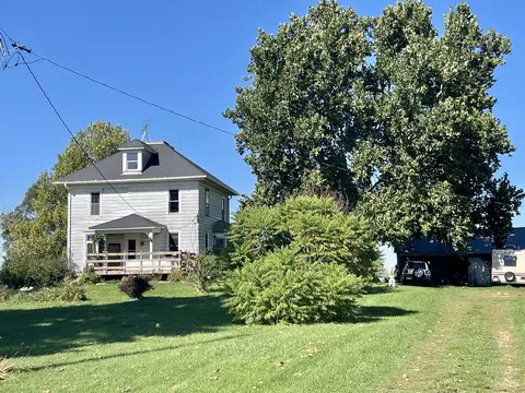 7663 2300 North Ave, Walnut, IL 61376