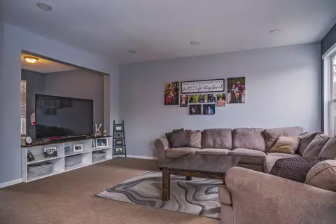 1301 Lilac Ln, Harvard, IL 60033 photo 5