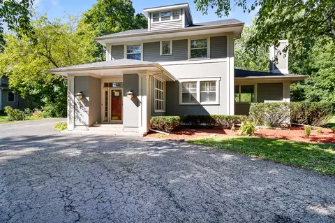 344 W Woodstock St, Crystal Lake, IL 60014