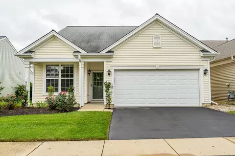 12491 Wedgemere Dr, Huntley, IL 60142