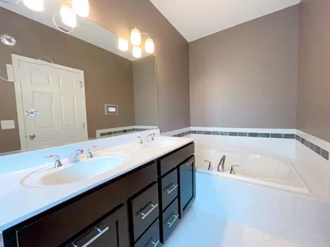 2619 Commons Dr, Glenview, IL 60026 photo 7