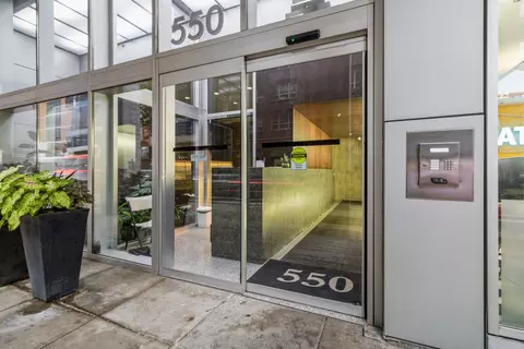 550 N Saint Clair St #1207, Chicago, IL 60611