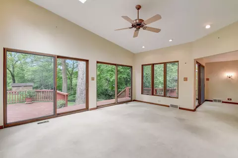 1002 Gary Ct, Wheaton, IL 60187 photo 10