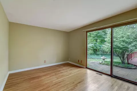 1002 Gary Ct, Wheaton, IL 60187 photo 25