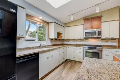 1002 Gary Ct, Wheaton, IL 60187 photo 16